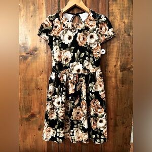 Soprano Black and Floral Dress Size Medium